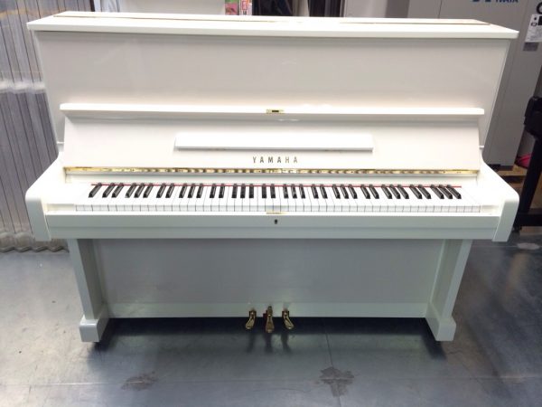 YAMAHA U1E