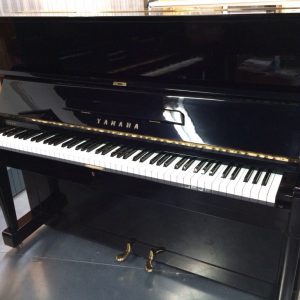 YAMAHA U1D