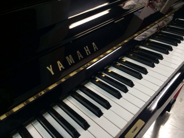 YAMAHA U1A