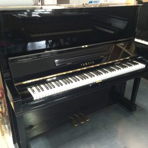 YAMAHA U3M