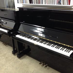 YAMAHA U3M