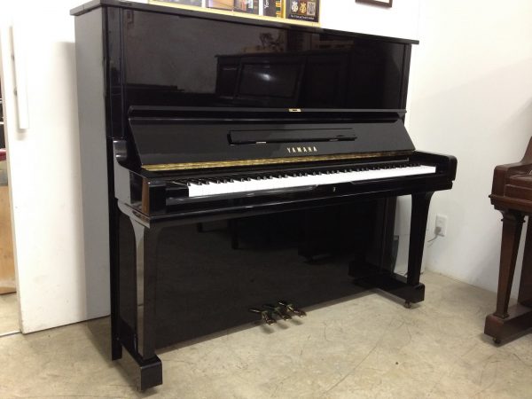 YAMAHA U3A