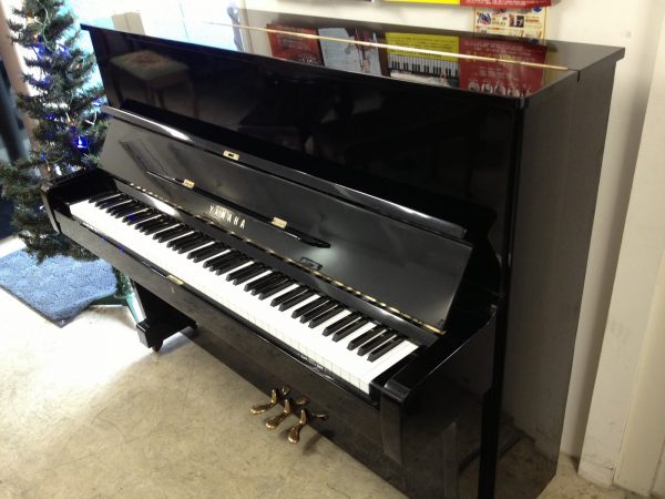 YAMAHA U1E