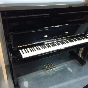 YAMAHA U1H