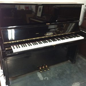 YAMAHA U2H