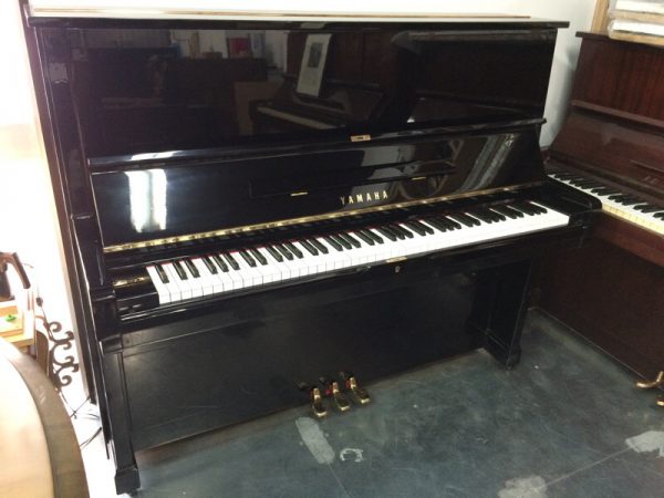 YAMAHA U2H