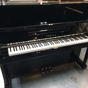 YAMAHA U1H