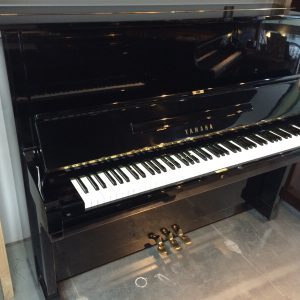 YAMAHA U2H