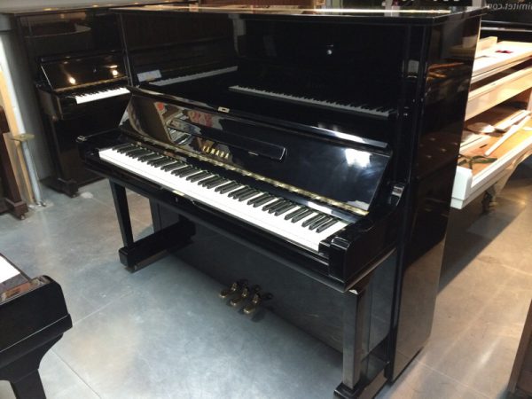 YAMAHA U3H