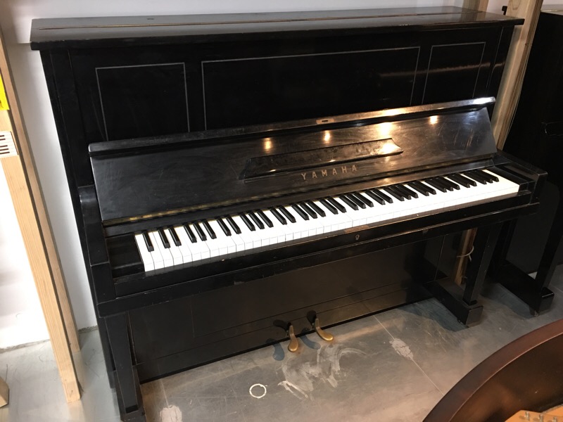 YAMAHA U1A