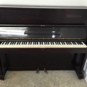 YAMAHA U1D