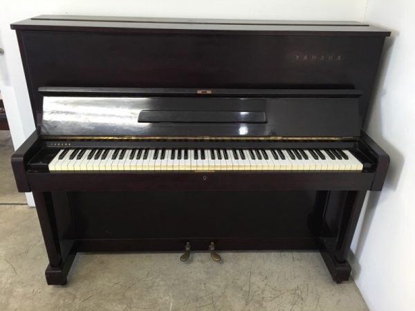 YAMAHA U1D