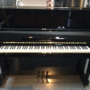 YAMAHA U1A