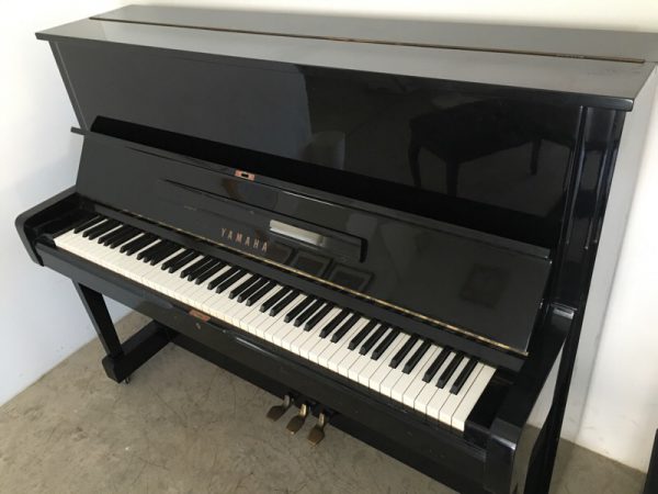 YAMAHA U1H