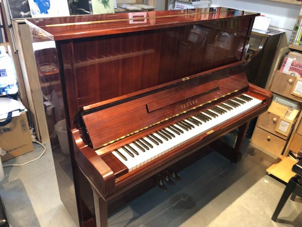 YAMAHA U3H