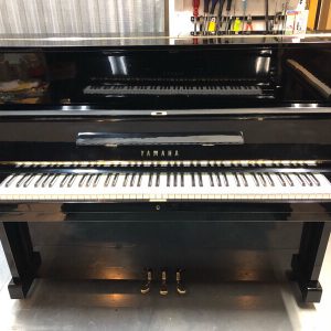 YAMAHA U1E